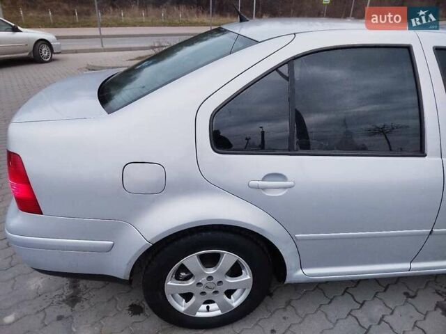 Серый Фольксваген Бора, объемом двигателя 1.6 л и пробегом 250 тыс. км за 4000 $, фото 12 на Automoto.ua