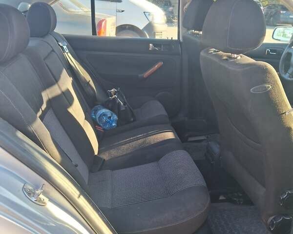 Серый Фольксваген Бора, объемом двигателя 1.6 л и пробегом 32 тыс. км за 4000 $, фото 4 на Automoto.ua