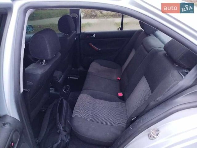 Серый Фольксваген Бора, объемом двигателя 1.6 л и пробегом 250 тыс. км за 4000 $, фото 5 на Automoto.ua