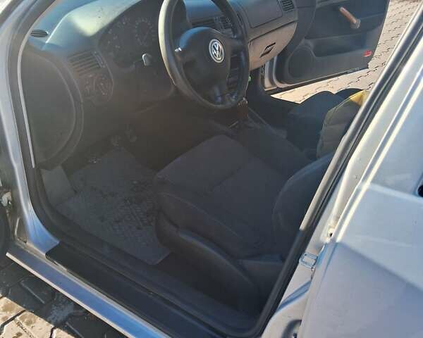 Серый Фольксваген Бора, объемом двигателя 1.6 л и пробегом 32 тыс. км за 4000 $, фото 3 на Automoto.ua