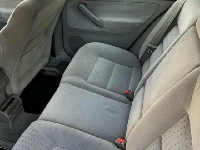 Серый Фольксваген Бора, объемом двигателя 2 л и пробегом 250 тыс. км за 3450 $, фото 6 на Automoto.ua