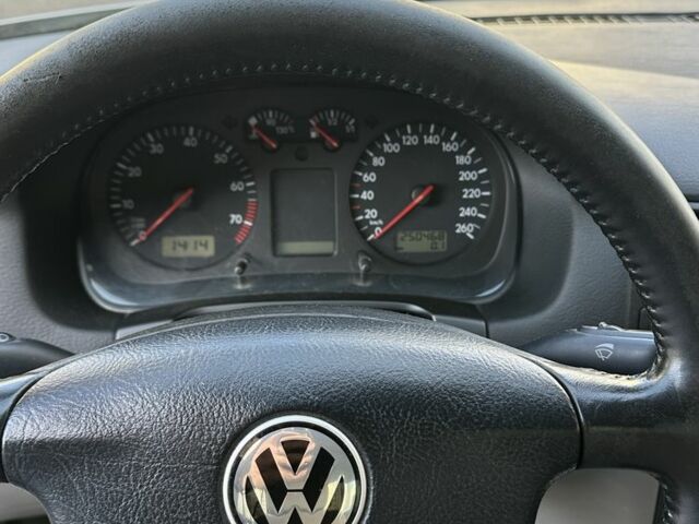 Серый Фольксваген Бора, объемом двигателя 2 л и пробегом 250 тыс. км за 3450 $, фото 9 на Automoto.ua