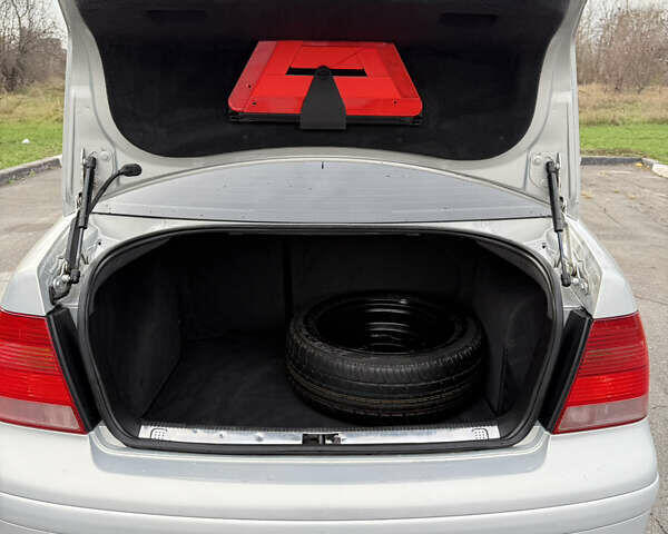 Серый Фольксваген Бора, объемом двигателя 1.6 л и пробегом 178 тыс. км за 5300 $, фото 23 на Automoto.ua