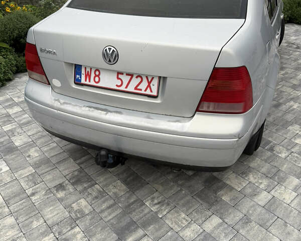 Серый Фольксваген Бора, объемом двигателя 2 л и пробегом 302 тыс. км за 2000 $, фото 2 на Automoto.ua