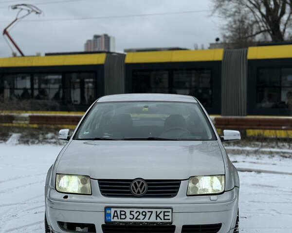 Серый Фольксваген Бора, объемом двигателя 1.6 л и пробегом 229 тыс. км за 3300 $, фото 2 на Automoto.ua