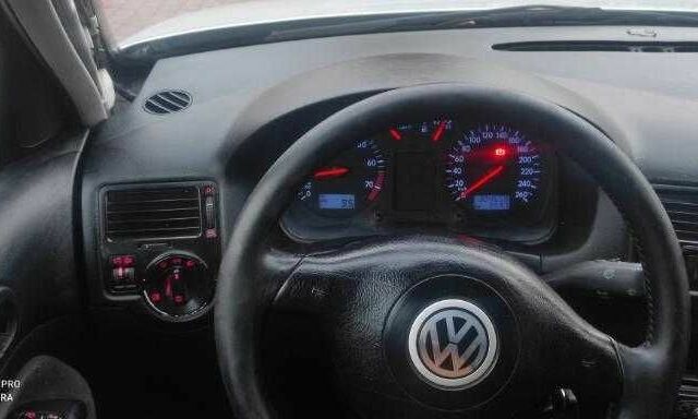 Сірий Фольксваген Бора, об'ємом двигуна 1.6 л та пробігом 310 тис. км за 3700 $, фото 5 на Automoto.ua