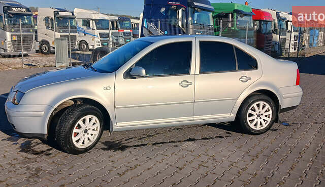 Сірий Фольксваген Бора, об'ємом двигуна 1.6 л та пробігом 380 тис. км за 3400 $, фото 4 на Automoto.ua