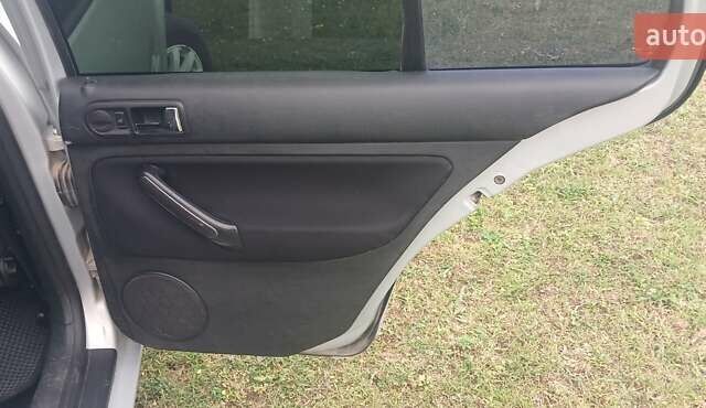 Сірий Фольксваген Бора, об'ємом двигуна 1.6 л та пробігом 380 тис. км за 3400 $, фото 19 на Automoto.ua