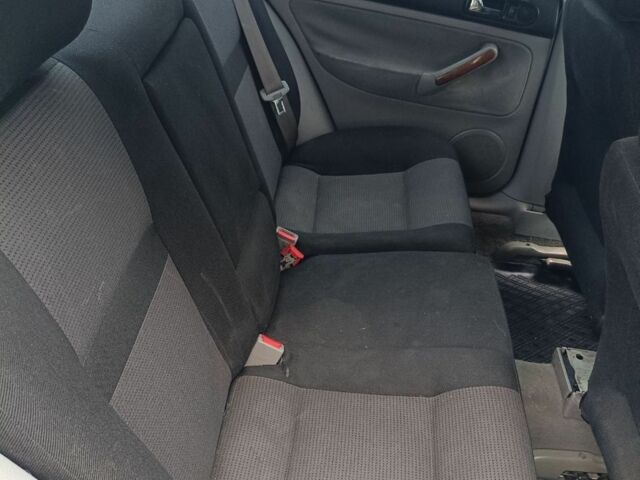 Серый Фольксваген Бора, объемом двигателя 2.3 л и пробегом 540 тыс. км за 1550 $, фото 7 на Automoto.ua