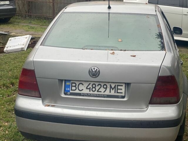 Серый Фольксваген Бора, объемом двигателя 1.6 л и пробегом 369 тыс. км за 3300 $, фото 5 на Automoto.ua