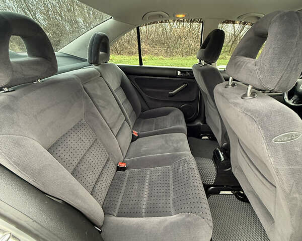 Серый Фольксваген Бора, объемом двигателя 1.6 л и пробегом 178 тыс. км за 5300 $, фото 40 на Automoto.ua