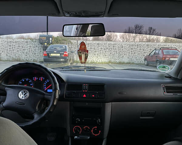 Сірий Фольксваген Бора, об'ємом двигуна 1.6 л та пробігом 267 тис. км за 4300 $, фото 10 на Automoto.ua