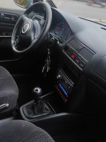 Сірий Фольксваген Бора, об'ємом двигуна 1.6 л та пробігом 310 тис. км за 3300 $, фото 4 на Automoto.ua