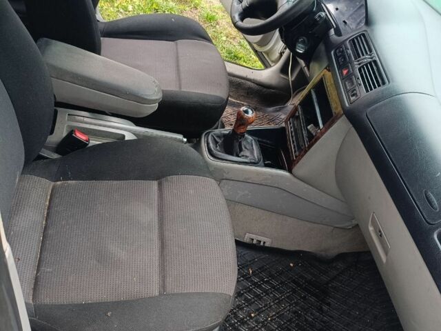 Серый Фольксваген Бора, объемом двигателя 2.3 л и пробегом 540 тыс. км за 1550 $, фото 2 на Automoto.ua