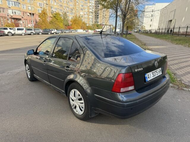 Серый Фольксваген Бора, объемом двигателя 2 л и пробегом 330 тыс. км за 2800 $, фото 6 на Automoto.ua