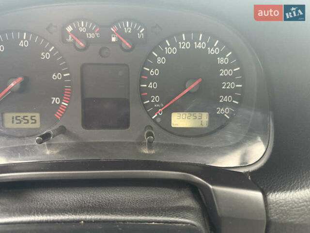 Серый Фольксваген Бора, объемом двигателя 2 л и пробегом 302 тыс. км за 2000 $, фото 6 на Automoto.ua