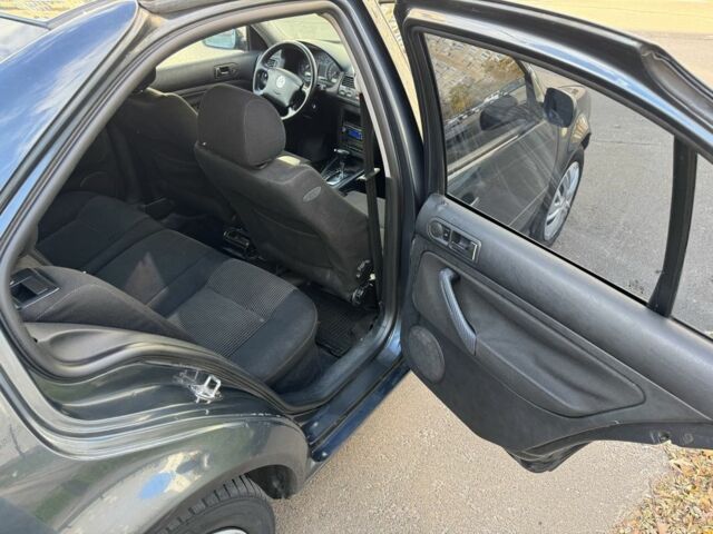 Серый Фольксваген Бора, объемом двигателя 2 л и пробегом 330 тыс. км за 2800 $, фото 12 на Automoto.ua