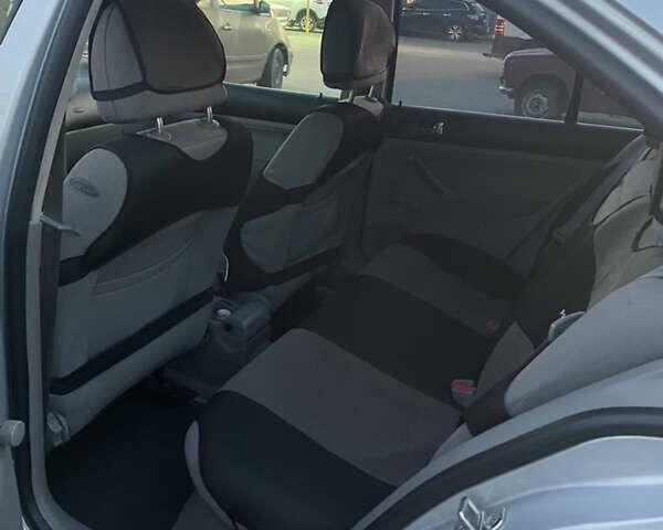 Сірий Фольксваген Бора, об'ємом двигуна 1.6 л та пробігом 267 тис. км за 4300 $, фото 9 на Automoto.ua