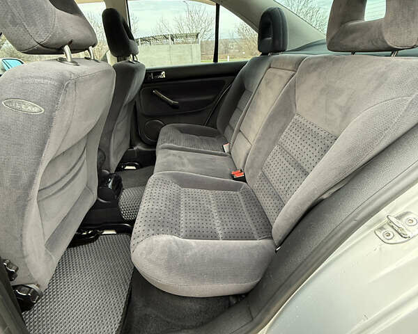 Серый Фольксваген Бора, объемом двигателя 1.6 л и пробегом 178 тыс. км за 5300 $, фото 36 на Automoto.ua