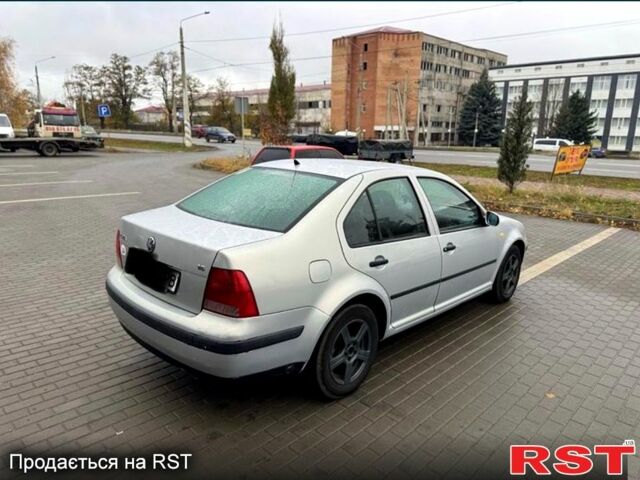 Сірий Фольксваген Бора, об'ємом двигуна 1.6 л та пробігом 364 тис. км за 4200 $, фото 3 на Automoto.ua