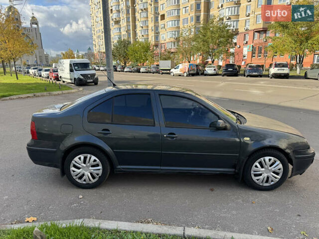 Серый Фольксваген Бора, объемом двигателя 2 л и пробегом 320 тыс. км за 2800 $, фото 3 на Automoto.ua