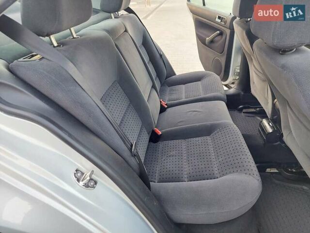 Серый Фольксваген Бора, объемом двигателя 1.6 л и пробегом 229 тыс. км за 5333 $, фото 125 на Automoto.ua