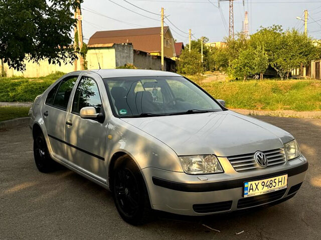 Сірий Фольксваген Бора, об'ємом двигуна 1.6 л та пробігом 180 тис. км за 4500 $, фото 1 на Automoto.ua