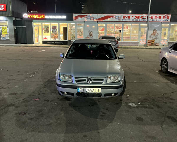 Серый Фольксваген Бора, объемом двигателя 1.6 л и пробегом 364 тыс. км за 4200 $, фото 1 на Automoto.ua