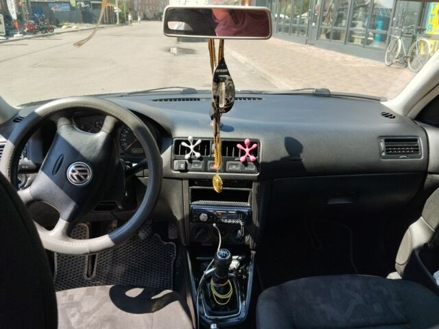 Серый Фольксваген Бора, объемом двигателя 1.6 л и пробегом 280 тыс. км за 4450 $, фото 5 на Automoto.ua