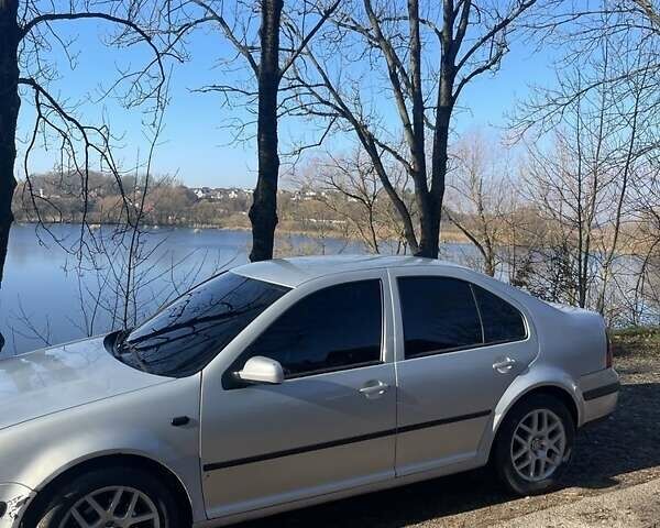 Сірий Фольксваген Бора, об'ємом двигуна 1.6 л та пробігом 360 тис. км за 3400 $, фото 4 на Automoto.ua