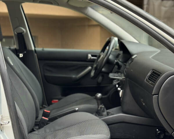 Сірий Фольксваген Бора, об'ємом двигуна 1.59 л та пробігом 208 тис. км за 4200 $, фото 12 на Automoto.ua