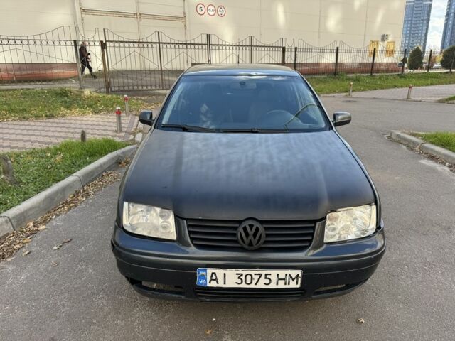 Серый Фольксваген Бора, объемом двигателя 2 л и пробегом 330 тыс. км за 2800 $, фото 1 на Automoto.ua