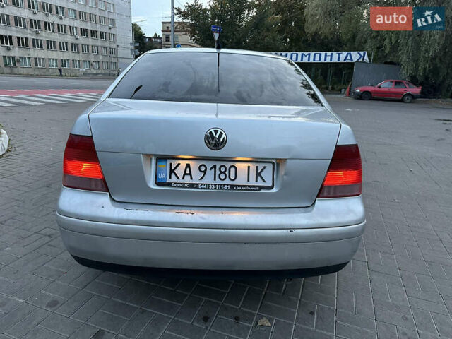 Сірий Фольксваген Бора, об'ємом двигуна 1.6 л та пробігом 263 тис. км за 3950 $, фото 4 на Automoto.ua