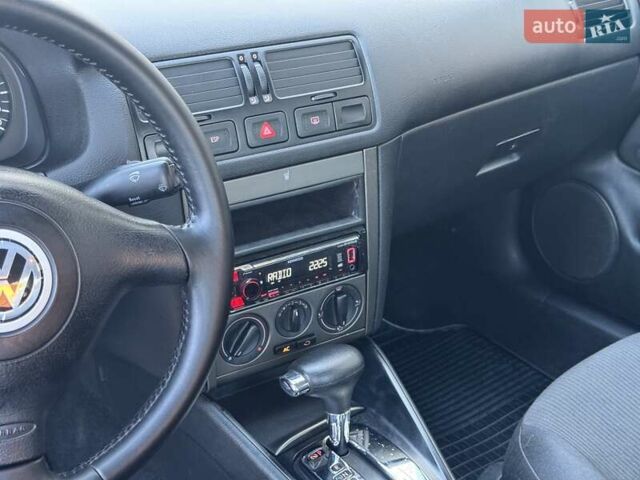 Серый Фольксваген Бора, объемом двигателя 1.6 л и пробегом 140 тыс. км за 4599 $, фото 69 на Automoto.ua