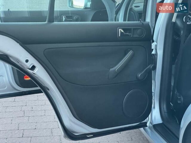 Серый Фольксваген Бора, объемом двигателя 1.6 л и пробегом 140 тыс. км за 4599 $, фото 72 на Automoto.ua