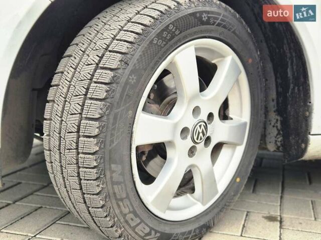 Серый Фольксваген Бора, объемом двигателя 1.98 л и пробегом 217 тыс. км за 5200 $, фото 28 на Automoto.ua