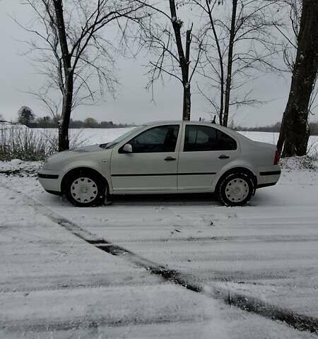 Сірий Фольксваген Бора, об'ємом двигуна 1.6 л та пробігом 192 тис. км за 5500 $, фото 6 на Automoto.ua