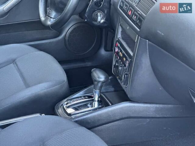 Серый Фольксваген Бора, объемом двигателя 1.6 л и пробегом 140 тыс. км за 4599 $, фото 86 на Automoto.ua