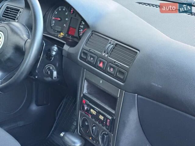 Серый Фольксваген Бора, объемом двигателя 1.6 л и пробегом 140 тыс. км за 4599 $, фото 88 на Automoto.ua