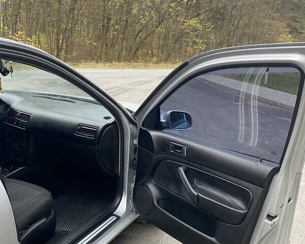 Серый Фольксваген Бора, объемом двигателя 1.9 л и пробегом 300 тыс. км за 4200 $, фото 9 на Automoto.ua