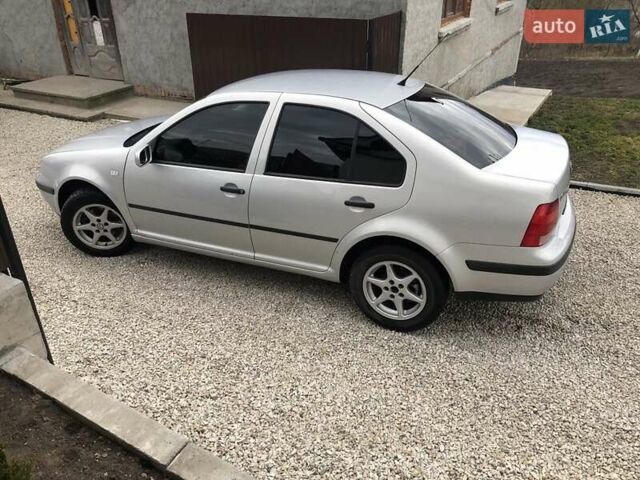 Серый Фольксваген Бора, объемом двигателя 1.6 л и пробегом 300 тыс. км за 3600 $, фото 21 на Automoto.ua