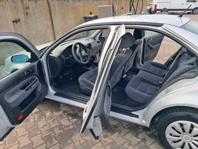 Серый Фольксваген Бора, объемом двигателя 1.9 л и пробегом 333 тыс. км за 2100 $, фото 5 на Automoto.ua