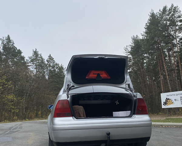 Серый Фольксваген Бора, объемом двигателя 1.9 л и пробегом 300 тыс. км за 4200 $, фото 8 на Automoto.ua