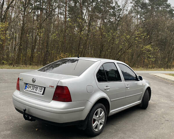 Серый Фольксваген Бора, объемом двигателя 1.9 л и пробегом 300 тыс. км за 4200 $, фото 2 на Automoto.ua