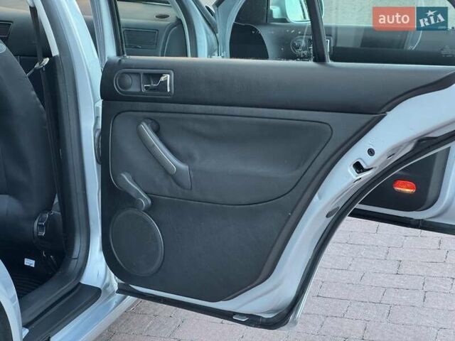 Серый Фольксваген Бора, объемом двигателя 1.6 л и пробегом 140 тыс. км за 4599 $, фото 92 на Automoto.ua