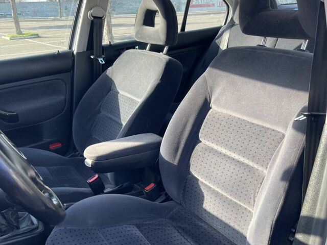 Серый Фольксваген Бора, объемом двигателя 1.4 л и пробегом 170 тыс. км за 4800 $, фото 7 на Automoto.ua