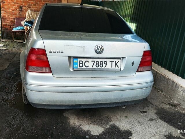 Серый Фольксваген Бора, объемом двигателя 1.6 л и пробегом 300 тыс. км за 3100 $, фото 1 на Automoto.ua