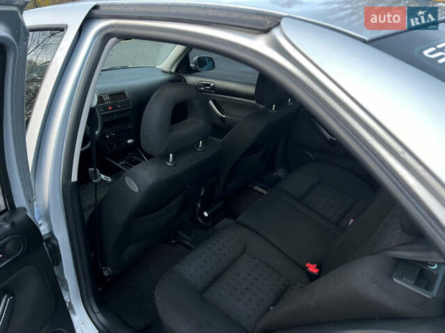 Серый Фольксваген Бора, объемом двигателя 1.6 л и пробегом 259 тыс. км за 4250 $, фото 6 на Automoto.ua