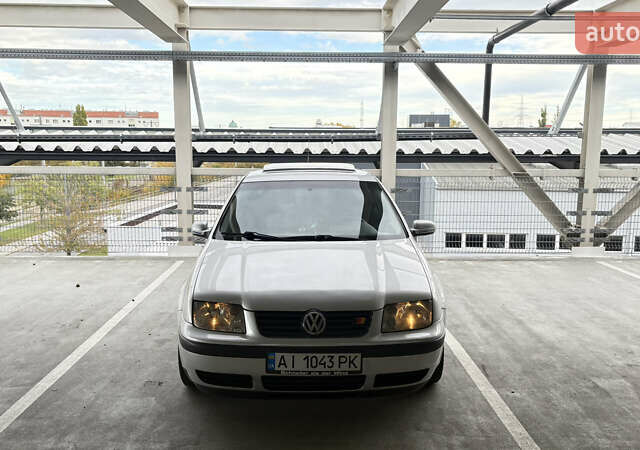 Серый Фольксваген Бора, объемом двигателя 1.6 л и пробегом 273 тыс. км за 4000 $, фото 1 на Automoto.ua