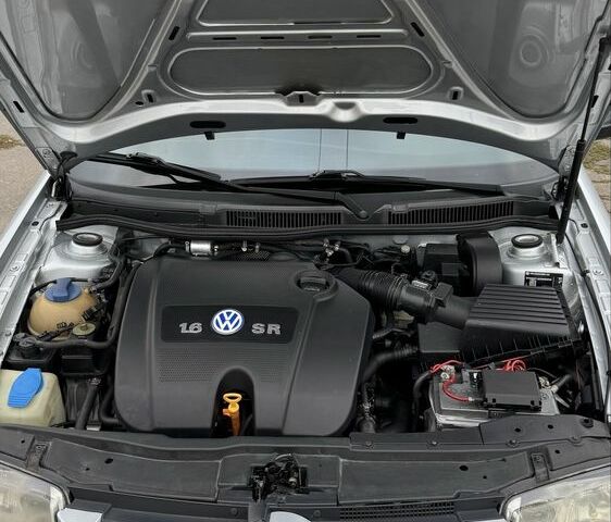 Серый Фольксваген Бора, объемом двигателя 1.6 л и пробегом 143 тыс. км за 3400 $, фото 6 на Automoto.ua